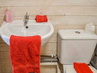 Ty Bach Twt - Uk36419