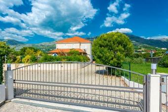 Villa Vila Summer-exceptional Privacy-perfect Location