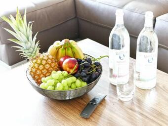 Großes Apartment Im Zentrum Von Dresden, 2 Schlafzimmer, 2 Bäder, Balkon