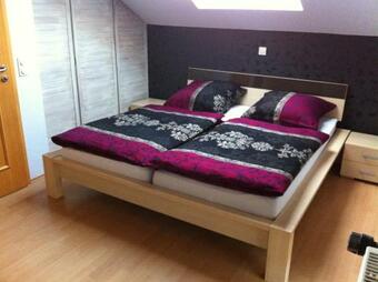 Gro�es & Gem�tliches Ferienhaus 100qm - 2 Balkone, Gro�e Terrasse, W-lan Und Parkplatz