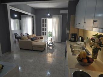 Cozy 2 Bedrooms Apartment On The Hill W/netflix