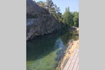 Newly Renovated Rustic Seaside Cabin B�r�y 3 Boat