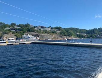 Moderne Hytte Rett Ved Sj�en, Familievennlig Beliggenhet I �ros