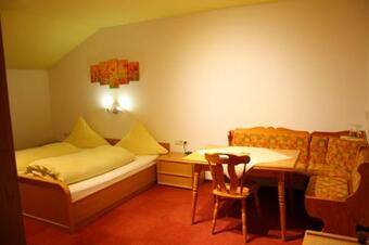 Hostal Pension Gr�nhaid