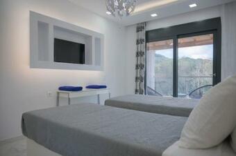 Villa Diamonds