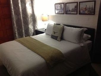 Hostal One One Guest House