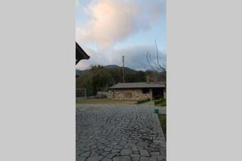 Apartamento House With Big Garden And Barbeque In Nature