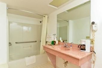 Motel America's Best Value Inn - Lake Park