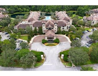 Luxury Condo - Studio Penthouse Apartment - Apartment #302