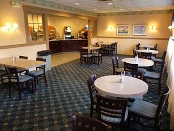 Hotel Seaport Inn And Marina