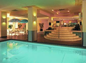 Hotel Coast Edmonton Plaza