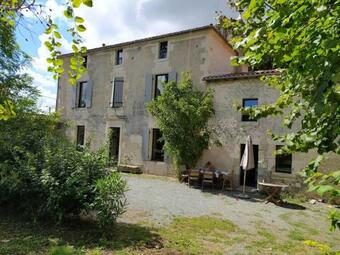 Maison De Famille, Grand Jardin Et Piscine Ferm�e