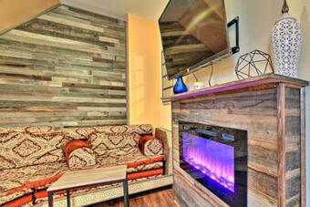 Stylish Apartment With Fireplace And 3 Smart Tvs