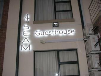 Hostal 4 Seam Guest House