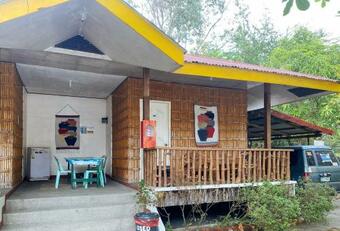 Hotel Reddoorz Hostel @ Molino Beach Resort