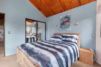 Lascelles Escape - Dairy Flat Holiday Home