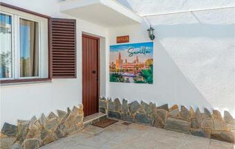 Amazing Home In El Coronil With Outdoor Swimming Pool, Wifi And 2 Bedrooms