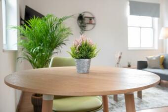 Peridot Corporate Leisure 1 Bedroom Guest Apartment