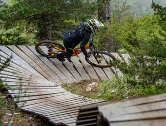 Grande Maison Dans La Plaine De Caille