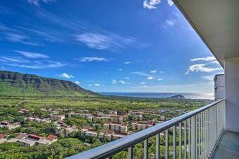 Apartamento Lush Condo With Community Pool, 1 Mi To Beach!