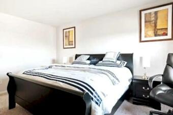 Hostal 1st Room Family Friendly Place - King Size Bed
