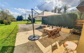 Nice Home In Br�han With 2 Bedrooms