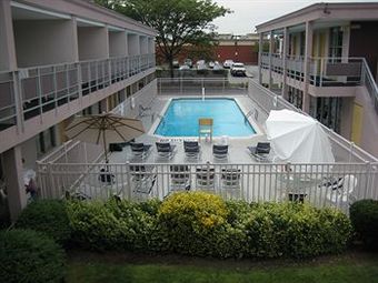 Motel Ramada Inn & Suites Of Rockville Centre