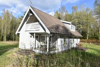 Lake And Forest Hideaway