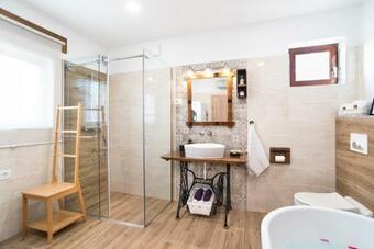 Boutique House Rustikana By Locap Group