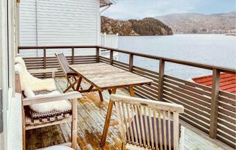 Beautiful Home In Farsund With Wifi And 4 Bedrooms