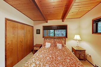 Marty's Lakehouse On The Coast