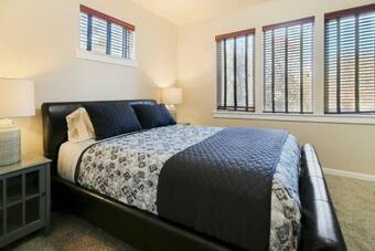 Downtown Jacksonville Townhome Private Patio