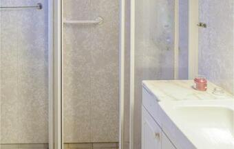 Four-bedroom Holiday Home In Holmefjord