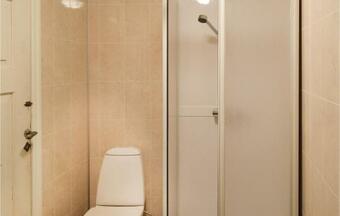 One-bedroom Holiday Home In Vallavik