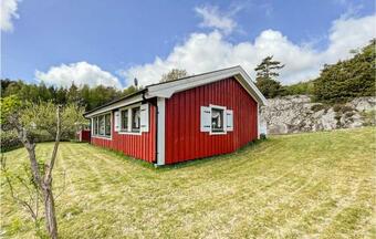 Amazing Home In H�viksn�s With Wifi And 2 Bedrooms