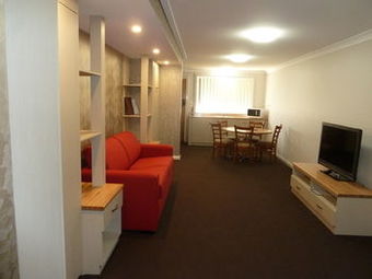 Mcnevins Tamworth Motel