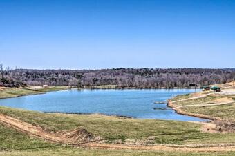 Cozy Retreat On Lake With Dock, Deck And Views!