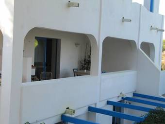 Villa Flora Studios & Apartments