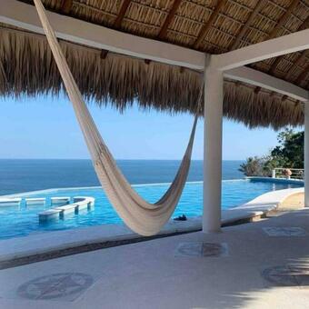 Private Cliff Side Villa With Endless Ocean Views