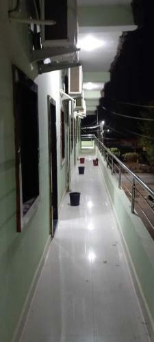 Pop 89463 Hotel Maa Sharda Inn