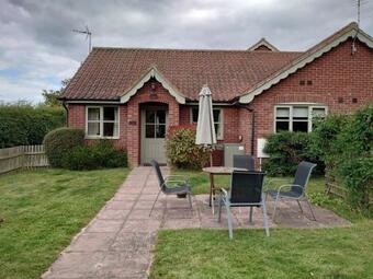 Little Broad 2 Bed Cottage In Tranquil Setting