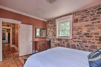 Stunning Historical House About Half Mi To Town!