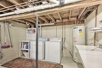 Charming Home Less Than One Block To Lake Superior!