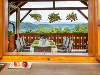 Kuslec Holiday Home