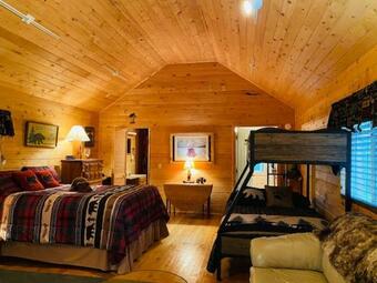 Bears Den In Soldotna