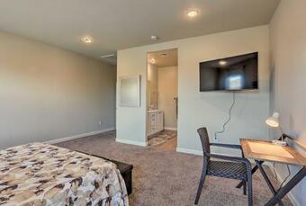 Delightful Family-friendly House With Fire Pit!