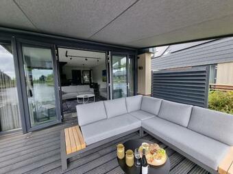 Luxurious Detached Water Villa With Jetty