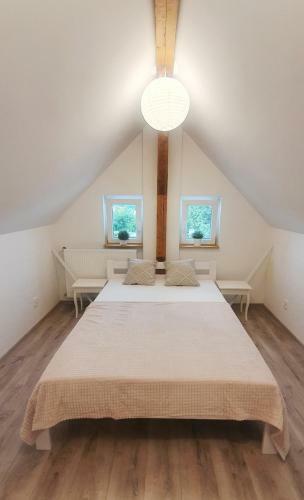 Klimatyczne Apartamenty Z Widokiem Na G�ry Sowie