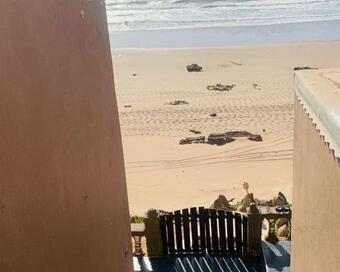 Villa Castle On The Hill Private Beach, Wifi & Parking