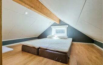 Nice Apartment In Sk�rhamn With 2 Bedrooms